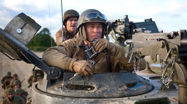 Brad Pitt jako czołgista w filmie "Fury" /materiały dystrybutora