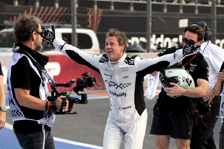 Brad Pitt na planie filmu "F1" /LEXIE HARRISON-CRIPPS/AFP/East News /East News