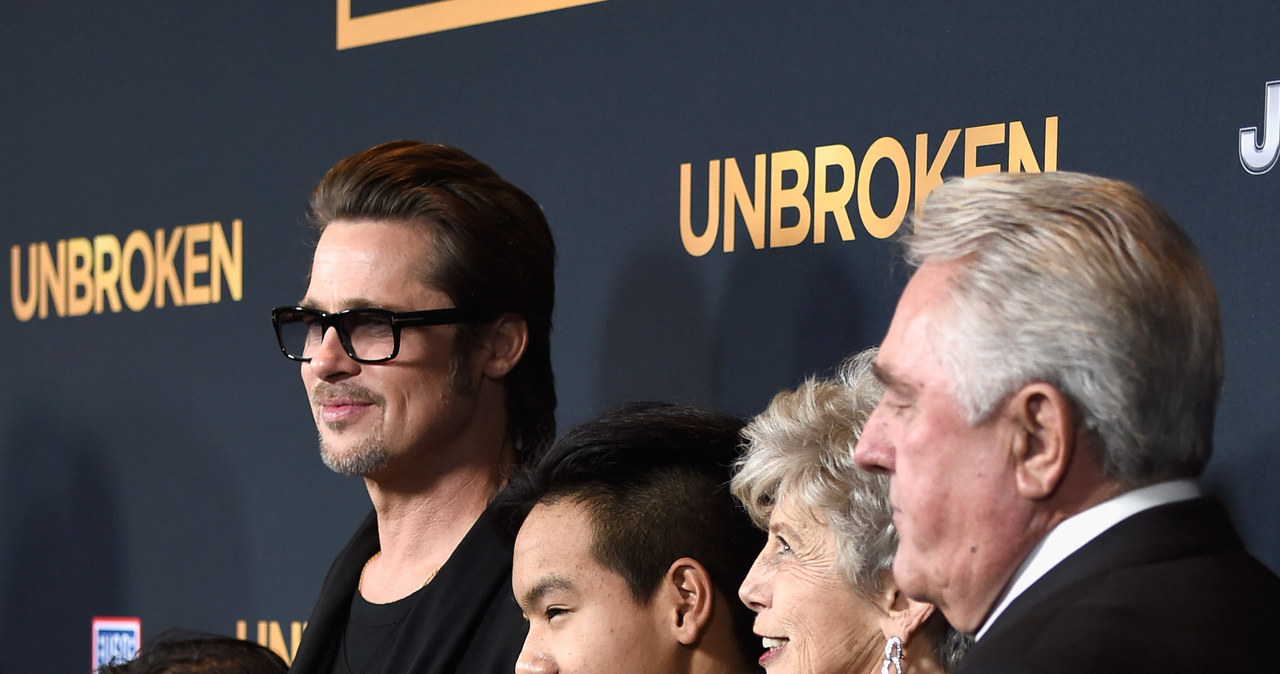 Brad Pitt z dziećmi na premierze /Frazer Harrison /Getty Images