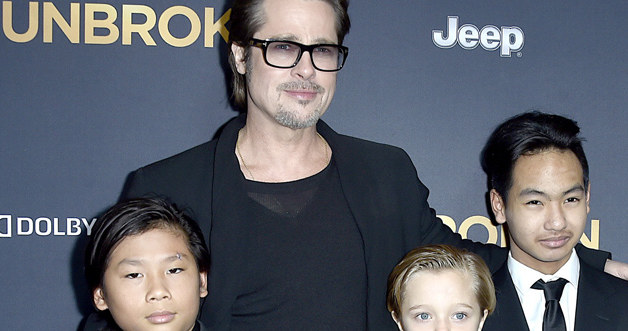 Brad Pitt z synami i córką /Frazer Harrison /Getty Images