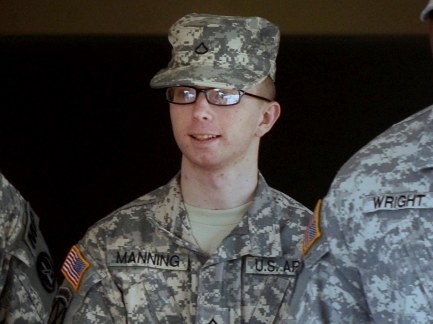 Bradley Manning chce zmienić imię na Chelsea. /MICHAEL REYNOLDS    /PAP/EPA