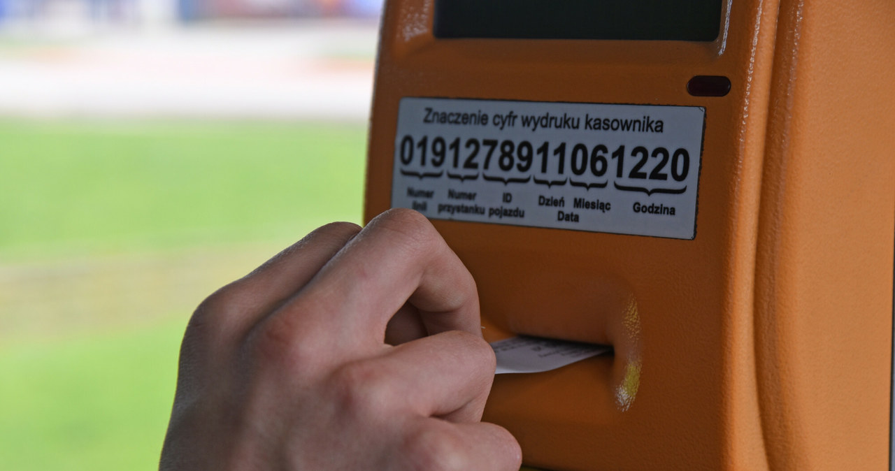 Brak biletu w autobusie będzie teraz biletem wstępu do rejestru dłużników /Jacek Boroń /Reporter