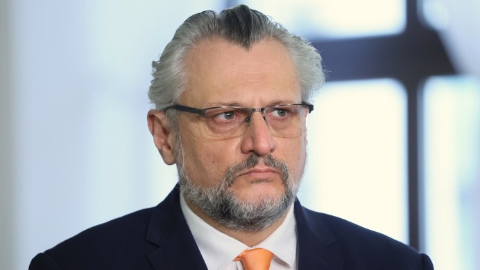 Brak dokumentacji. Wnioski z wewnętrznej kontroli ws. zabiegu syna senatora KO