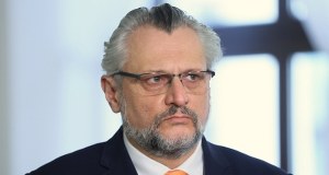 Brak dokumentacji. Wnioski z wewnętrznej kontroli ws. zabiegu syna senatora KO