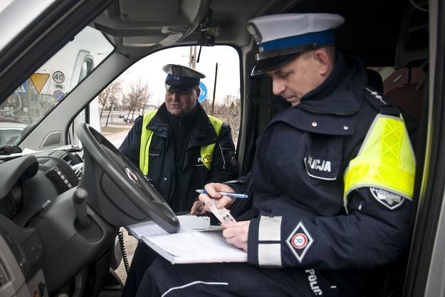 Brak prawa jazdy może oznaczać kłopoty na drodze / Fot: Tymon Markowski /East News