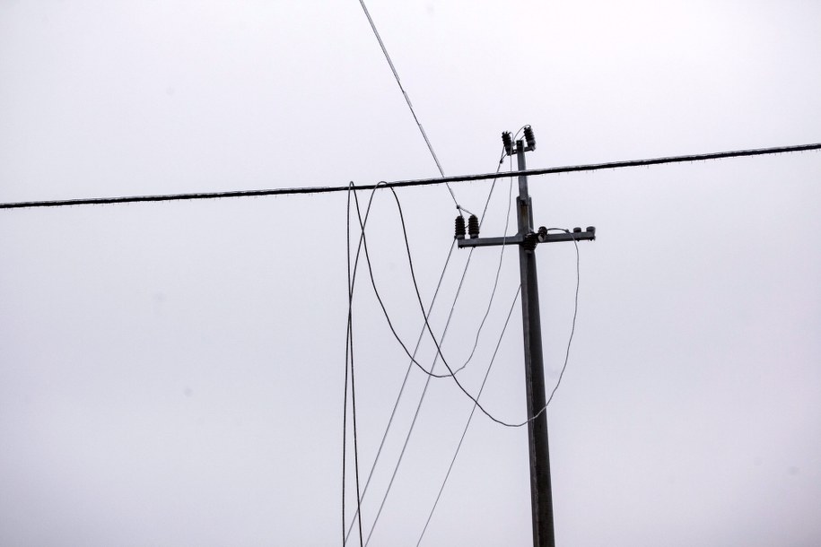 Brak zasilania jest nadal w 690 gospodarstwach domowych /Michał Walczak /PAP