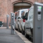 Brakuje 2,2 mln ładowarek do elektryków. Musimy stawiać 3285 dziennie