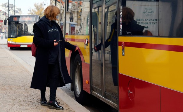 ​Brakuje kierowców autobusów. Trzy podmiejskie linie z Warszawy zawieszone