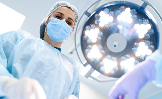 Brakuje pielęgniarek. Jeden region wyróżnia się in minus