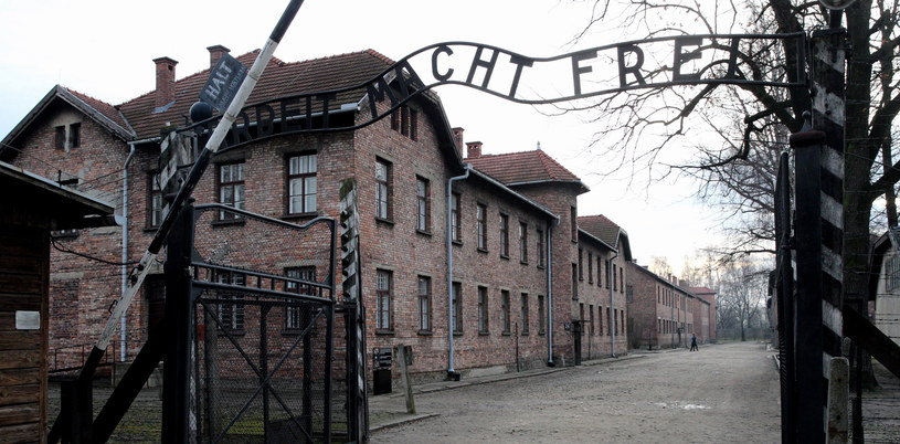Brama KL Auschwitz /PAP/Andrzej Grygiel    /PAP