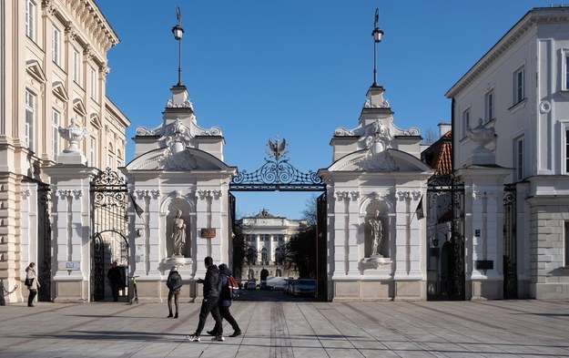 Brama Uniwersytetu Warszawskiego na Krakowskim Przedmieściu /Archiwum Kalbar /PAP/EPA