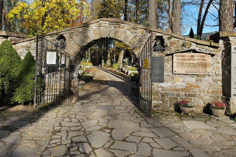 Bramę cmentarza na Pęksowym Brzyzku zaprojektował Stanisław Witkiewicz /Katarzyna Piątkowska /archiwum prywatne