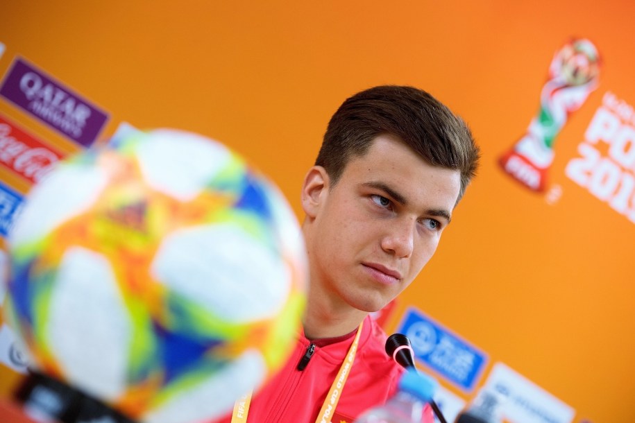 Bramkarz młodzieżowej reprezentacji Polski w piłce nożnej Radosław Majecki /	Grzegorz Michałowski   /PAP