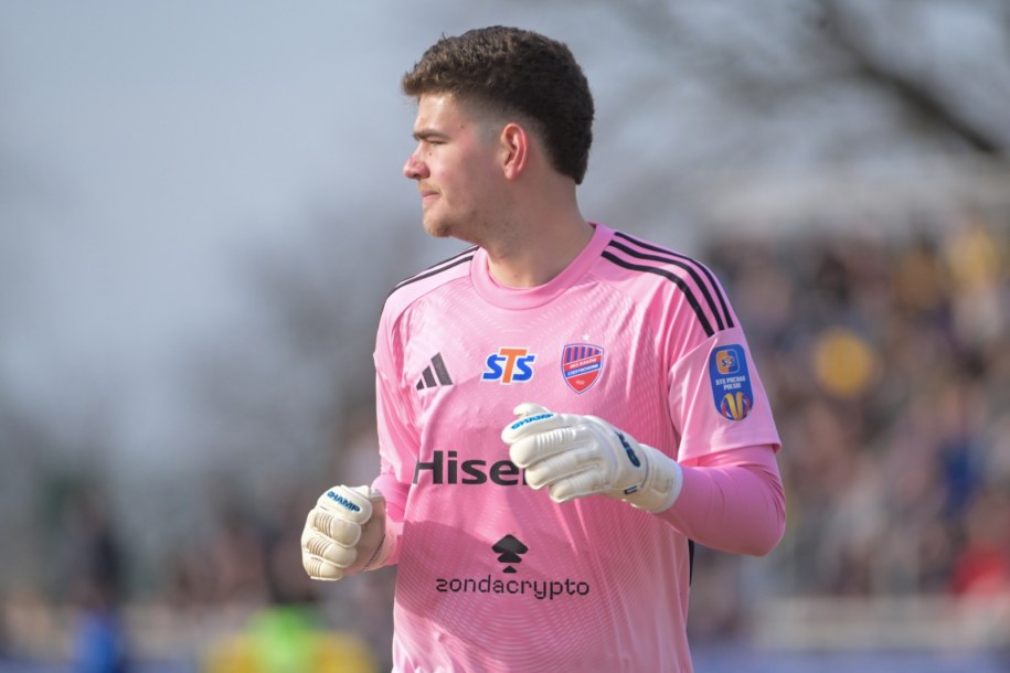 Bramkarz Rakowa Częstochowa Kacper Trelowski /Wojciech Szubartowski /PAP