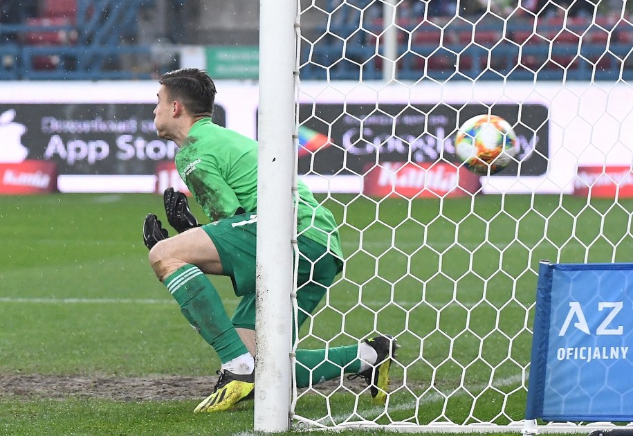 Bramkarz Wisły Kraków Mateusz Lis /	Jacek Bednarczyk   /PAP