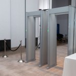 ​Bramki i detektory metali przy wejściu do szpitali? "Państwo musi zainwestować"