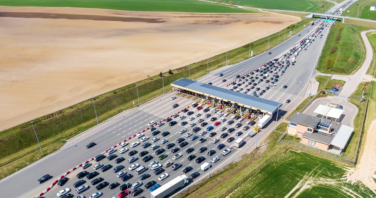 Bramki na autostradzie A1 zostaną otwarte. Jest jeden warunek. /Przemek Swiderski/REPORTER /East News