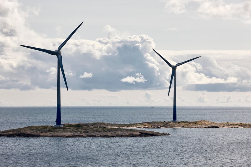 Branżą alarmuje, że tempo inwestycji w nowe wiatraki na morzu w Niemczech jest za wolne /123RF/PICSEL