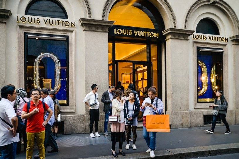 Branża dóbr luksusowych zanotowała w 2022 r. wzrost przychodów o ponad 15 proc. w porównaniu do 2021 roku. Duży udział w wyniku miała sprzedaż ubrań drogich marek /123rf.com /123RF/PICSEL
