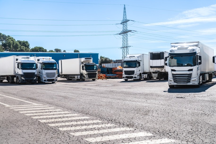Zarabiają 9000 netto, ale branża na zakręcie. Brakuje nawet 200 tys. pracowników