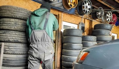 Branża motoryzacyjna ma pod górkę. KRD opublikował raport, długi są ogromne