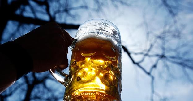 Branża piwna notuje najlepsze wyniki od trzech lat /AFP