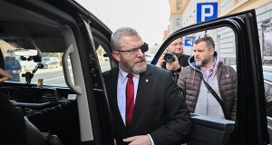 Braun "samowolnie" oddalił się z prokuratury. Po przerwie już nie przyszedł