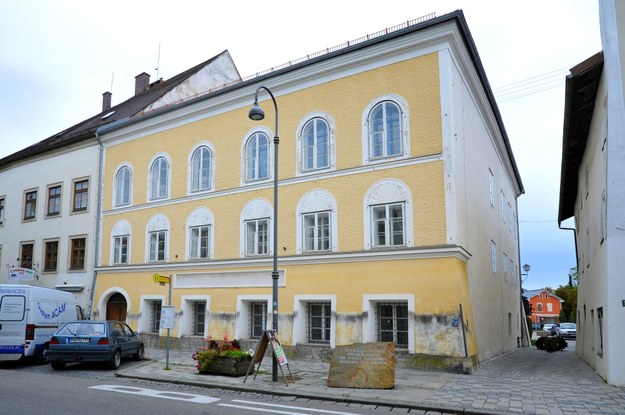 Braunau (Austria) - dom, w którym urodził się Hitler /Shutterstock