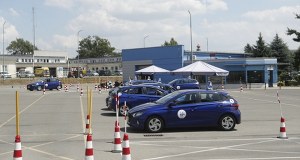 "Brawo", "olbrzymi błąd". Skrajne opinie o zmianach na egzaminie na prawo jazdy