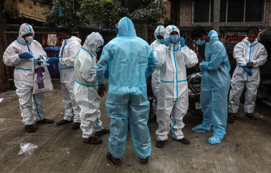 Brazylia: Nowy rekordowy wzrost liczby zakażonych /DIVYAKANT SOLANKI /PAP/EPA