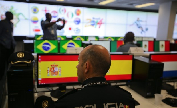 Brazylijczycy protestują. "FIFA do domu! Chleba, nie igrzysk!"