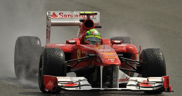 Brazylijczyk Felipe Massa z Ferrari na torze Silverstone /AFP