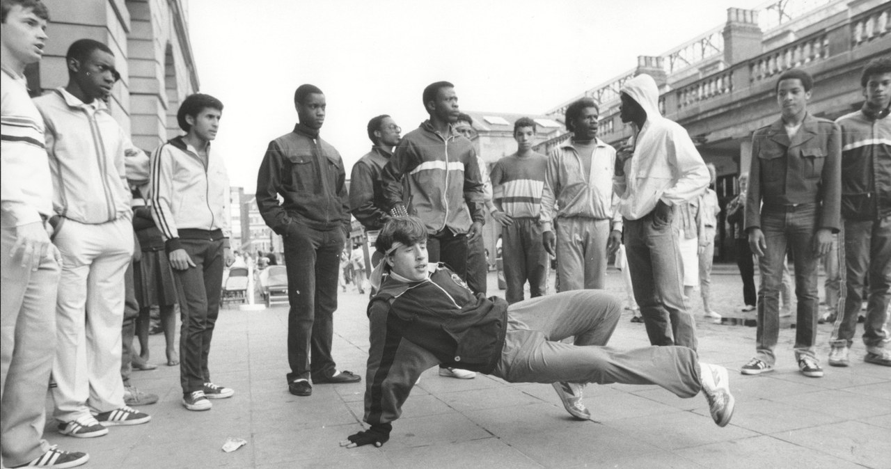 Breaking opuścił Stany Zjednoczone jeszcze w latach 70. Powyżej ekipa z Londynu próbująca swych sił w nowym stylu tańca /East News