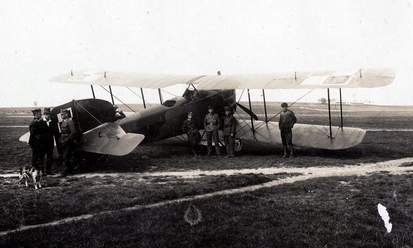 Breguet XIV A2 na lotnisku w Krakowie po zakończeniu działań wojennych /Muzeum Lotnictwa Polskiego /materiał partnera