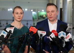 Brejza: Cyberatak na telefon mojej żony. "Wiadomości o podłożeniu ładunków"