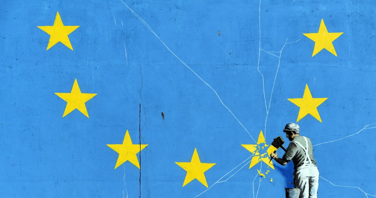 Brexit to armagedon na raty... Mural w Dover autorstwa Banksy'ego /EPA