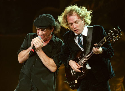 Brian Johnson i Angus Young (ACD/DC) - fot. Vaughn Youtz /Getty Images/Flash Press Media