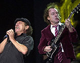 Brian Scott i Angus Young (AC/DC) /AFP