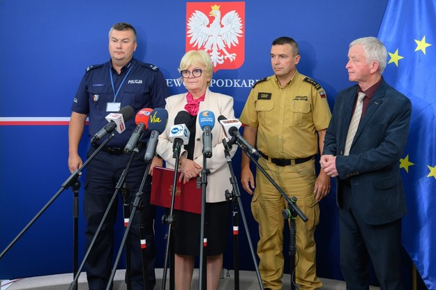 Briefing wojewody z udziałem służb /Podkarpacki Urząd Wojewódzki /