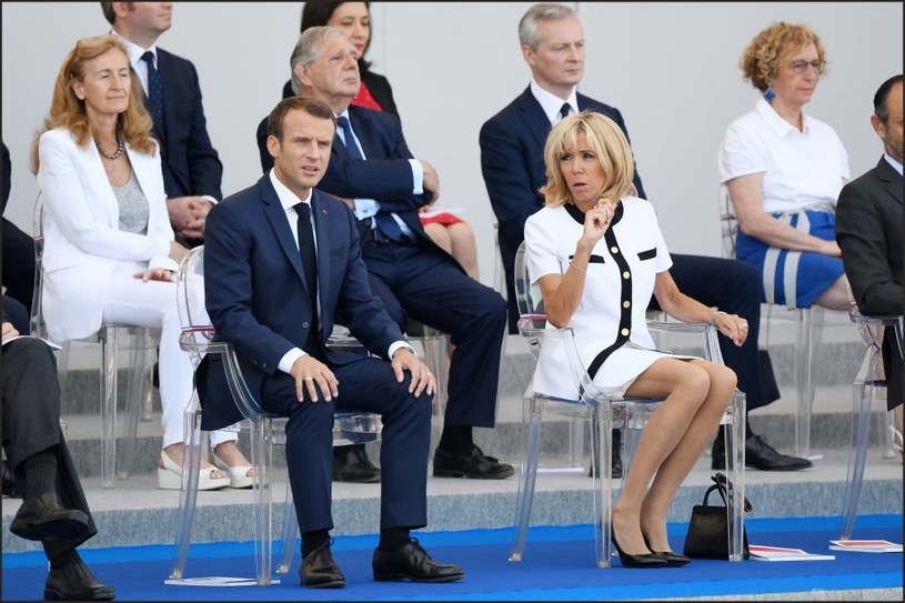 Brigitte Macron niedługo skończy 70 lat. Styliści i redaktorzy z całego świata uznają ją za jedną z najlepiej ubranych pierwszych dam /Luc Nobout/IP3 / Contributor /Getty Images