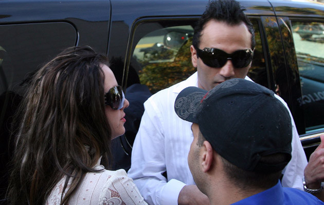 Britney Spears i Adnan Ghalib (w okularach) &nbsp; /AFP