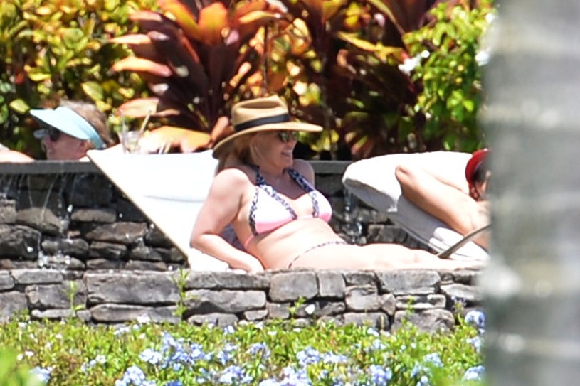 Britney Spears wraz z ukochanym wyjechała na Hawaje /BACKGRID /Agencja FORUM