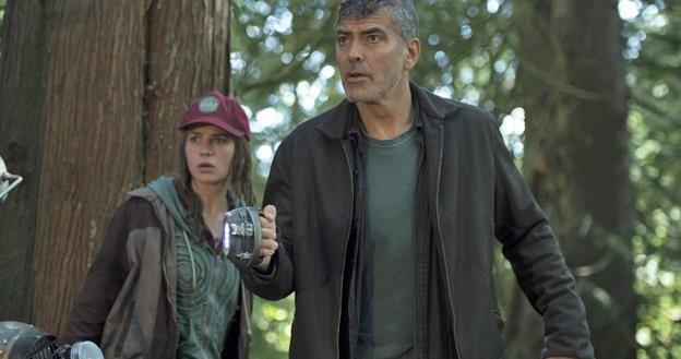 Britt Robertson i George Clooney w scenie z filmu "Kraina jutra" /materiały dystrybutora