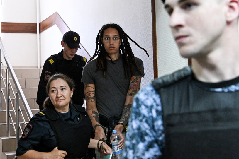 Brittney Griner podczas poniedziałkowego przesłuchania. To wówczas koszykarka poznała datę oficjalnego rozpoczęcia swojego procesu /Kirill Kudryavtsev/ AFP /AFP