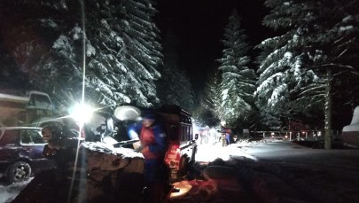 Brnął w śniegu po pas. Na pomoc ruszyli goprowcy 