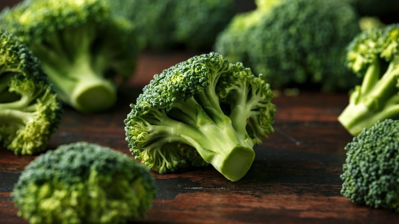 Brokuł to jedno ze smaczniejszych jesiennych warzyw /123RF/PICSEL
