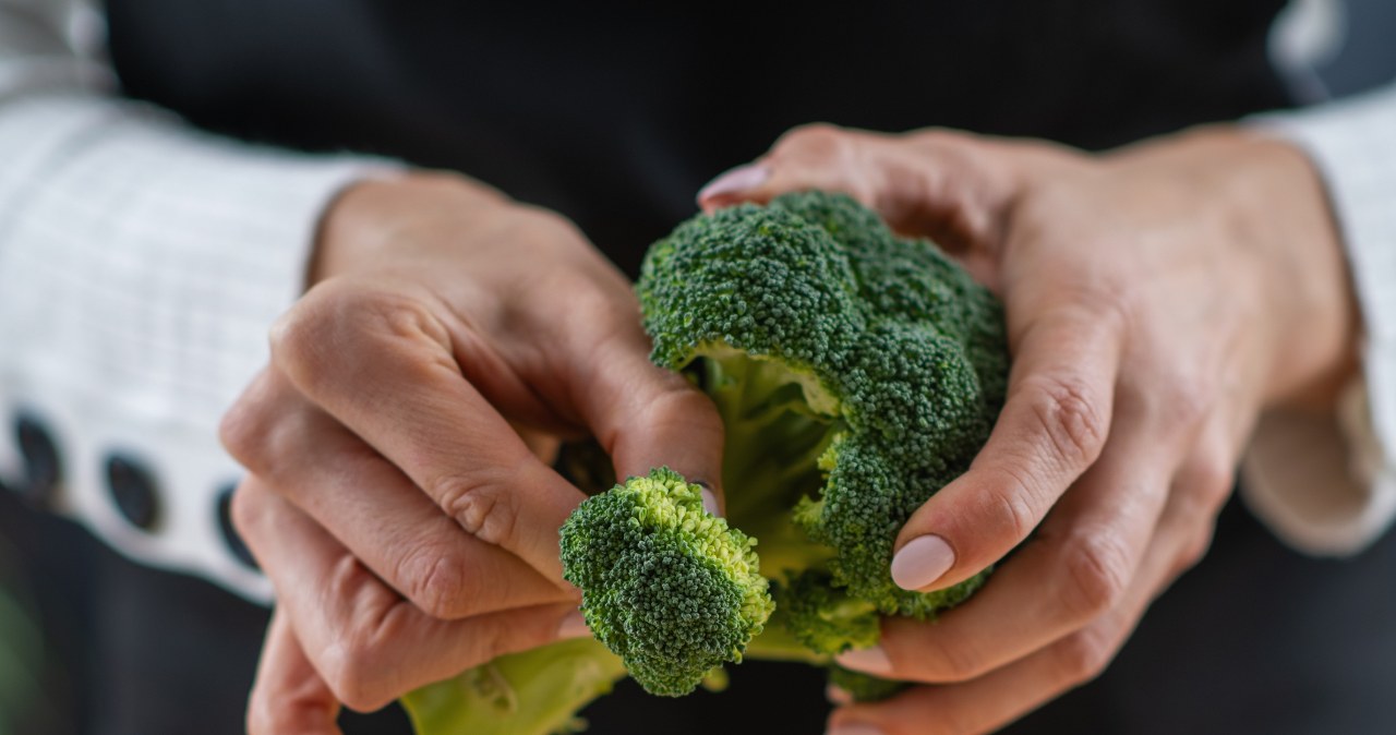 Brokuły są świetnym naturalnym źródłem chromu /123RF/PICSEL