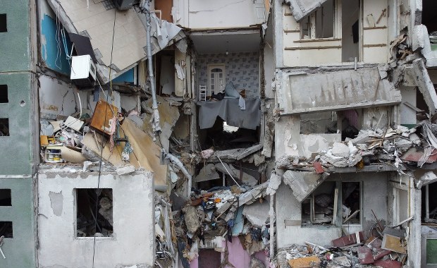 Broń hipersoniczna, amunicja fosforowa, pociski termobaryczne. Czym Rosjanie atakują Ukrainę?