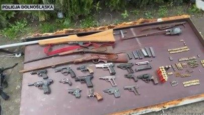 Broń i narkotyki. Mężczyzna wpadł we własnym domu 