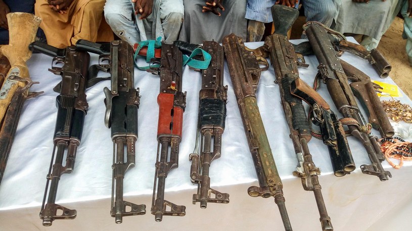 Broń zarekwirowana Boko Haram /AUDU MARTE /AFP